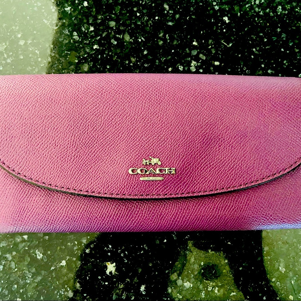 COACH envelope long wallet with tag